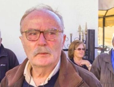 Ντίνος Καρύδης: Νοσηλεύεται με υγρό στον πνεύμονα